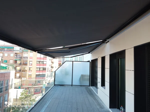 toldo extensible con cofre