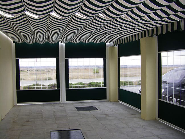 Pérgola a rayas
